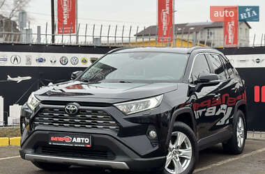 Внедорожник / Кроссовер Toyota RAV4 2021 в Киеве