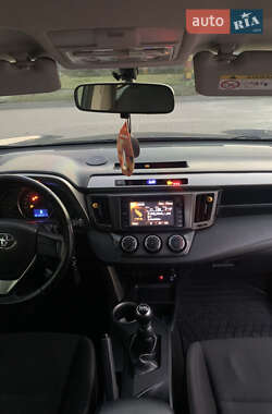 Внедорожник / Кроссовер Toyota RAV4 2013 в 