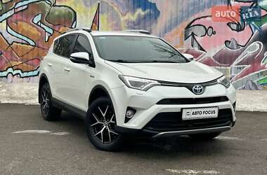 Внедорожник / Кроссовер Toyota RAV4 2017 в Киеве