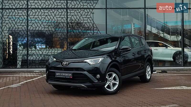 Позашляховик / Кросовер Toyota RAV4 2017 в Києві