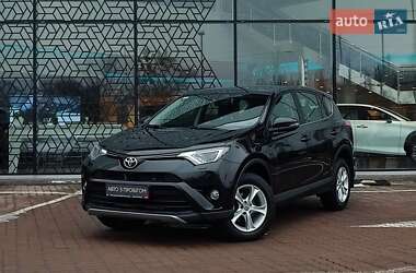 Позашляховик / Кросовер Toyota RAV4 2017 в Києві