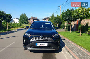 Внедорожник / Кроссовер Toyota RAV4 2021 в Киеве