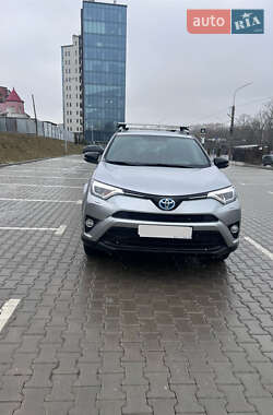 Внедорожник / Кроссовер Toyota RAV4 2018 в Тернополе