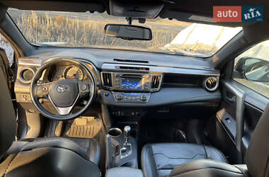 Внедорожник / Кроссовер Toyota RAV4 2014 в 