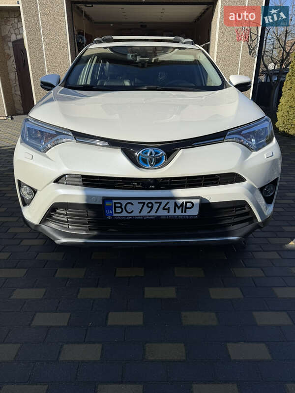 Позашляховик / Кросовер Toyota RAV4 2017 в Львові