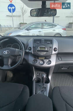 Позашляховик / Кросовер Toyota RAV4 2008 в Львові