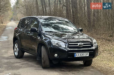 Внедорожник / Кроссовер Toyota RAV4 2005 в Житомире