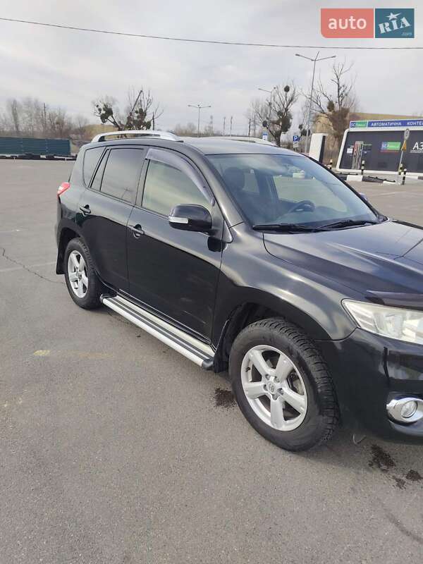Внедорожник / Кроссовер Toyota RAV4 2012 в Киеве