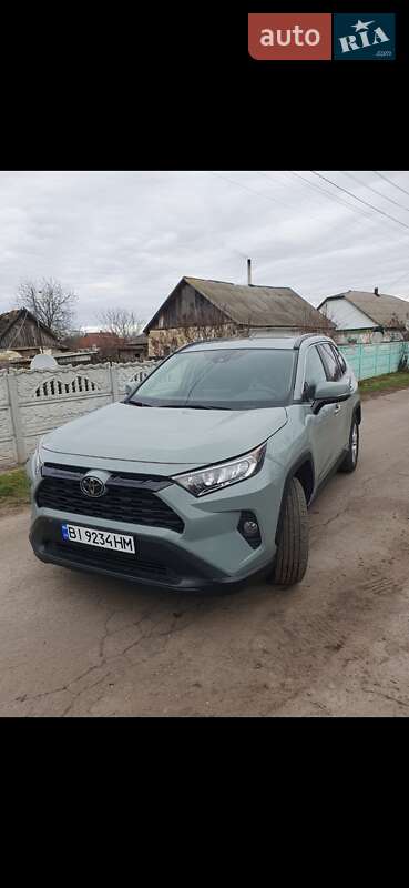 Внедорожник / Кроссовер Toyota RAV4 2019 в Харькове