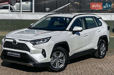 Позашляховик / Кросовер Toyota RAV4 2023 в Чернівцях