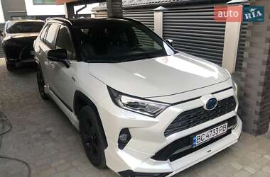 Внедорожник / Кроссовер Toyota RAV4 2021 в 