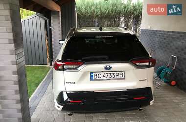 Внедорожник / Кроссовер Toyota RAV4 2021 в 