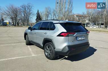 Внедорожник / Кроссовер Toyota RAV4 2019 в 