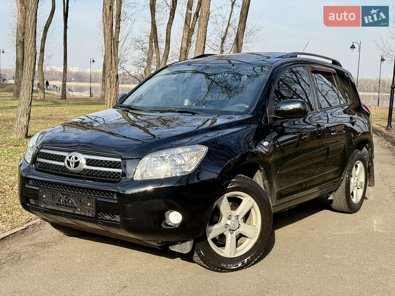 Внедорожник / Кроссовер Toyota RAV4 2006 в Киеве