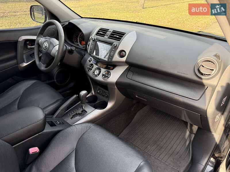 Внедорожник / Кроссовер Toyota RAV4 2006 в Киеве