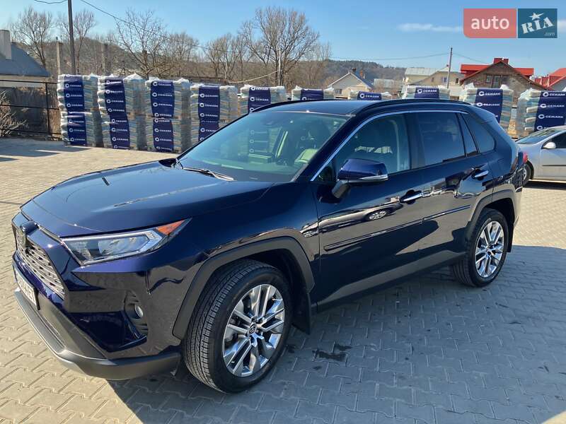 Toyota RAV4 2021