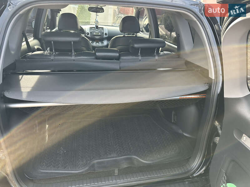 Внедорожник / Кроссовер Toyota RAV4 2008 в Малинцах