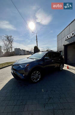 Внедорожник / Кроссовер Toyota RAV4 2017 в 