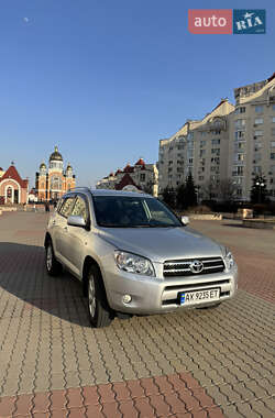 Позашляховик / Кросовер Toyota RAV4 2008 в Києві