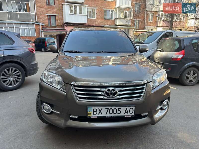 Позашляховик / Кросовер Toyota RAV4 2010 в Хмельницькому