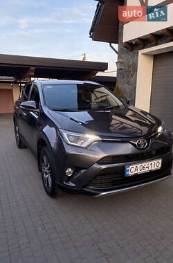 Внедорожник / Кроссовер Toyota RAV4 2017 в Ивано-Франковске