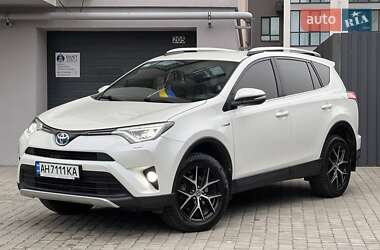 Внедорожник / Кроссовер Toyota RAV4 2016 в 