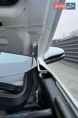 Внедорожник / Кроссовер Toyota RAV4 2016 в 