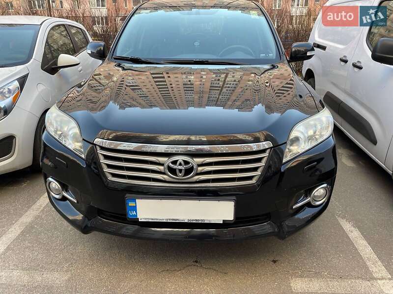 Позашляховик / Кросовер Toyota RAV4 2011 в Києві