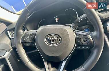 Внедорожник / Кроссовер Toyota RAV4 2020 в Виннице