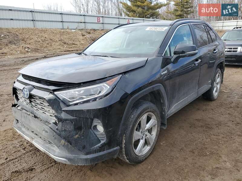 Внедорожник / Кроссовер Toyota RAV4 2021 в Киеве