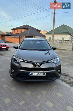 Позашляховик / Кросовер Toyota RAV4 2018 в Дніпрі