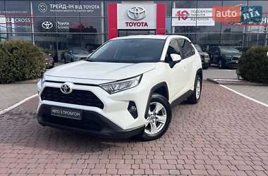 Внедорожник / Кроссовер Toyota RAV4 2021 в Хмельницком