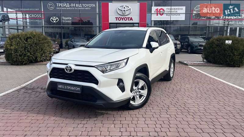 Позашляховик / Кросовер Toyota RAV4 2021 в Хмельницькому