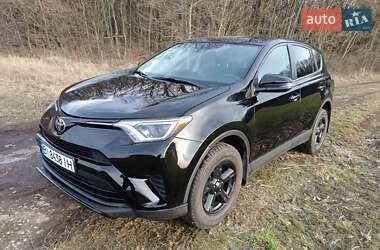 Внедорожник / Кроссовер Toyota RAV4 2017 в Диканьке