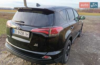Внедорожник / Кроссовер Toyota RAV4 2017 в Киеве