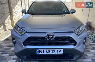 Внедорожник / Кроссовер Toyota RAV4 2021 в 