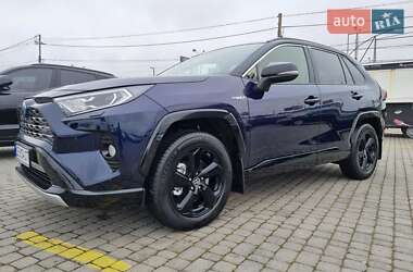 Позашляховик / Кросовер Toyota RAV4 2018 в Чернівцях