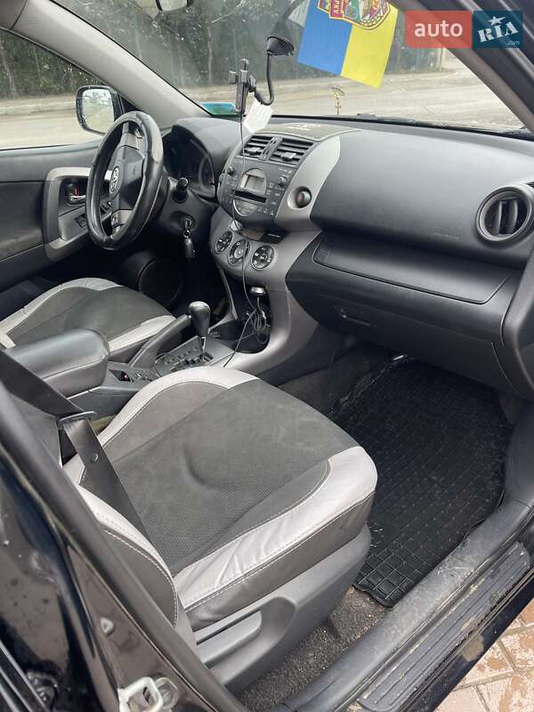 Внедорожник / Кроссовер Toyota RAV4 2007 в Новояворовске