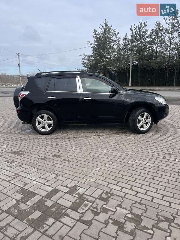 Внедорожник / Кроссовер Toyota RAV4 2007 в 