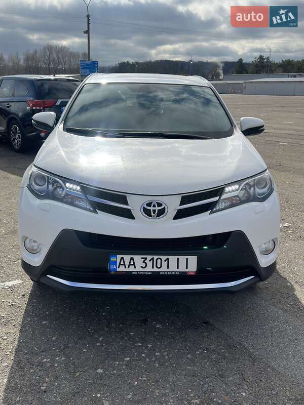 Внедорожник / Кроссовер Toyota RAV4 2014 в Киеве