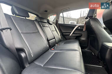 Внедорожник / Кроссовер Toyota RAV4 2017 в 