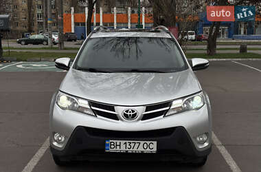 Позашляховик / Кросовер Toyota RAV4 2015 в 