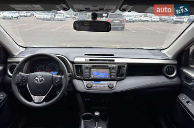 Позашляховик / Кросовер Toyota RAV4 2015 в 