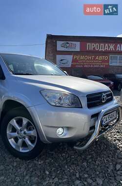 Позашляховик / Кросовер Toyota RAV4 2010 в 