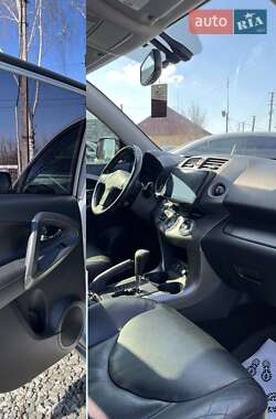 Позашляховик / Кросовер Toyota RAV4 2010 в 