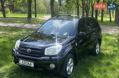 Позашляховик / Кросовер Toyota RAV4 2004 в 