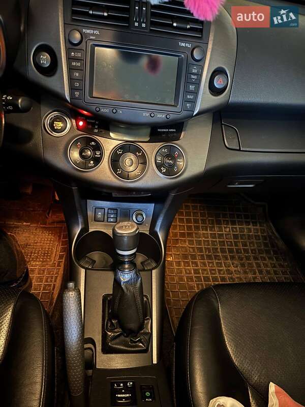 Внедорожник / Кроссовер Toyota RAV4 2009 в Кривом Роге