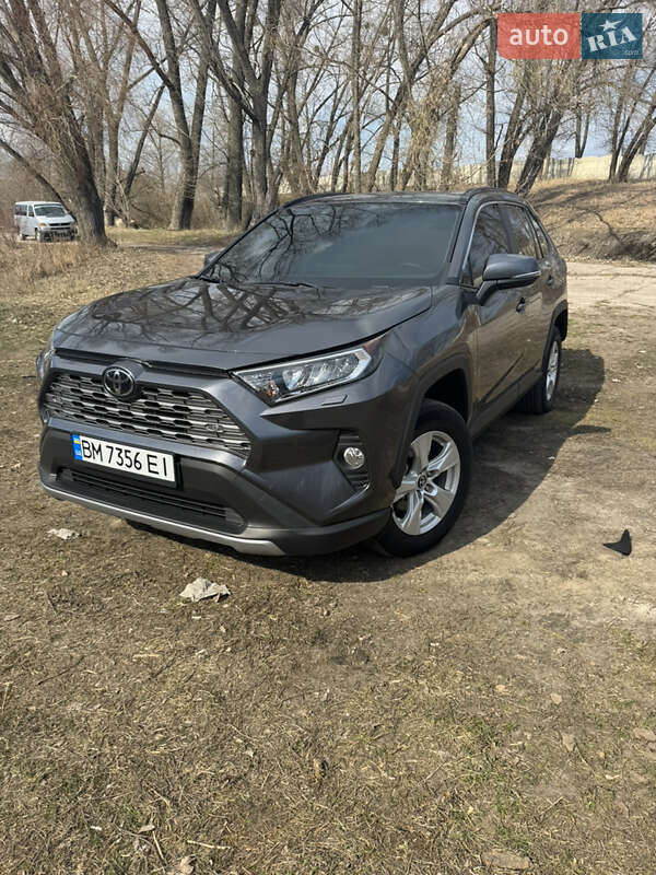 Позашляховик / Кросовер Toyota RAV4 2020 в Сумах