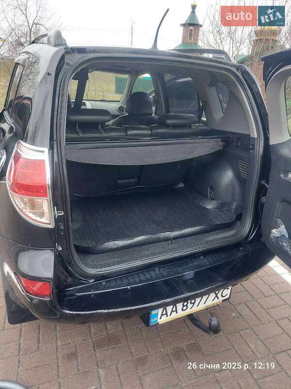 Внедорожник / Кроссовер Toyota RAV4 2006 в Киеве