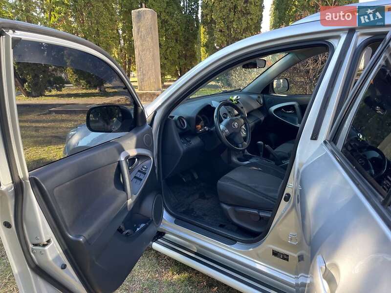 Внедорожник / Кроссовер Toyota RAV4 2007 в Киеве